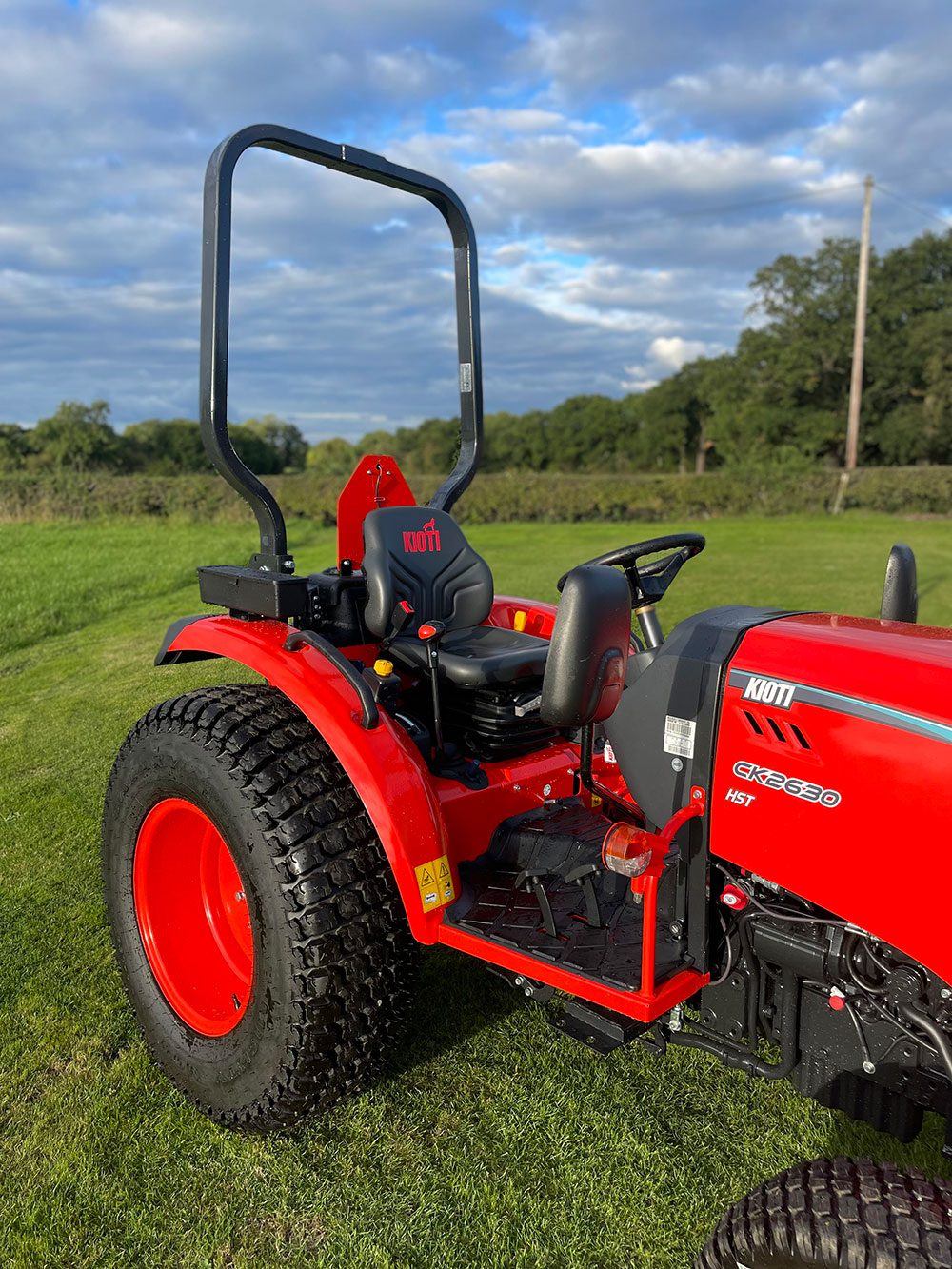 KIOTI TRACTOR CK2630 ROPS / Cabin Middlewich Machinery