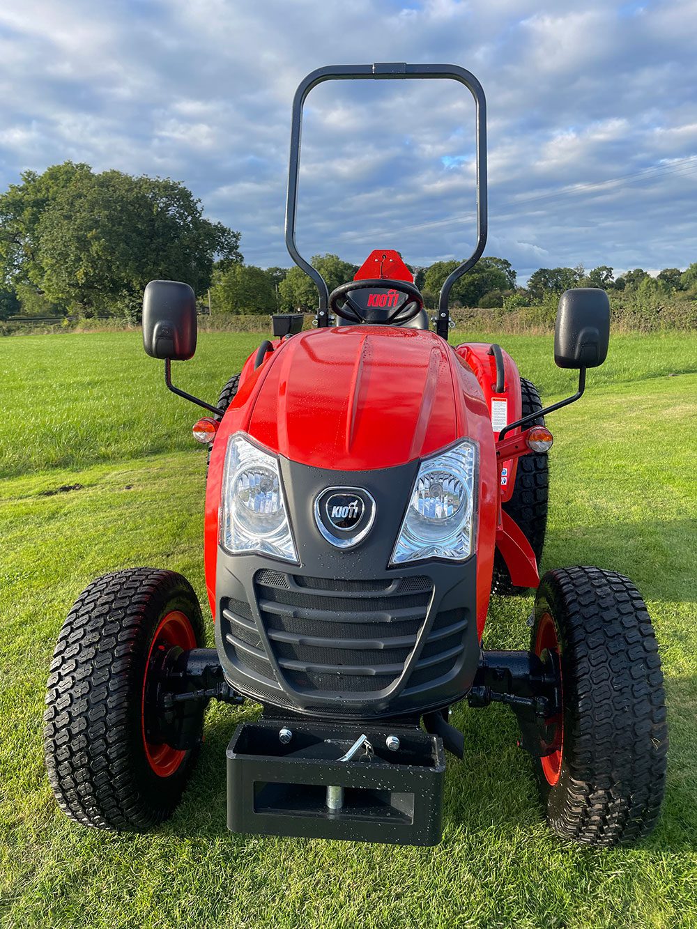 KIOTI TRACTOR CK2630 ROPS / Cabin Middlewich Machinery