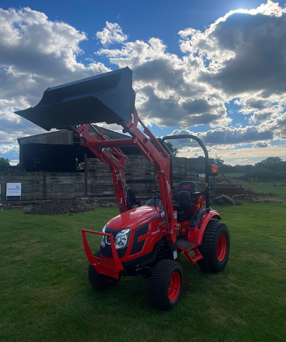 KIOTI TRACTOR CX2510H with Front End Loader Middlewich Machinery