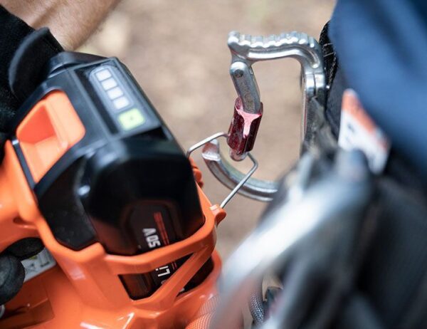 Echo 56v top handle chainsaw professional - dcs-2500t - image 4