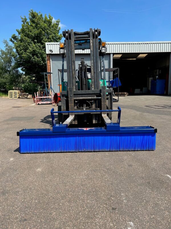 Oxdale Forklift Mounted Brush 4Ft | 6Ft | 8Ft | Middlewich Machinery Oxdale forklift mounted brush 4ft | 6ft | 8ft - image 2