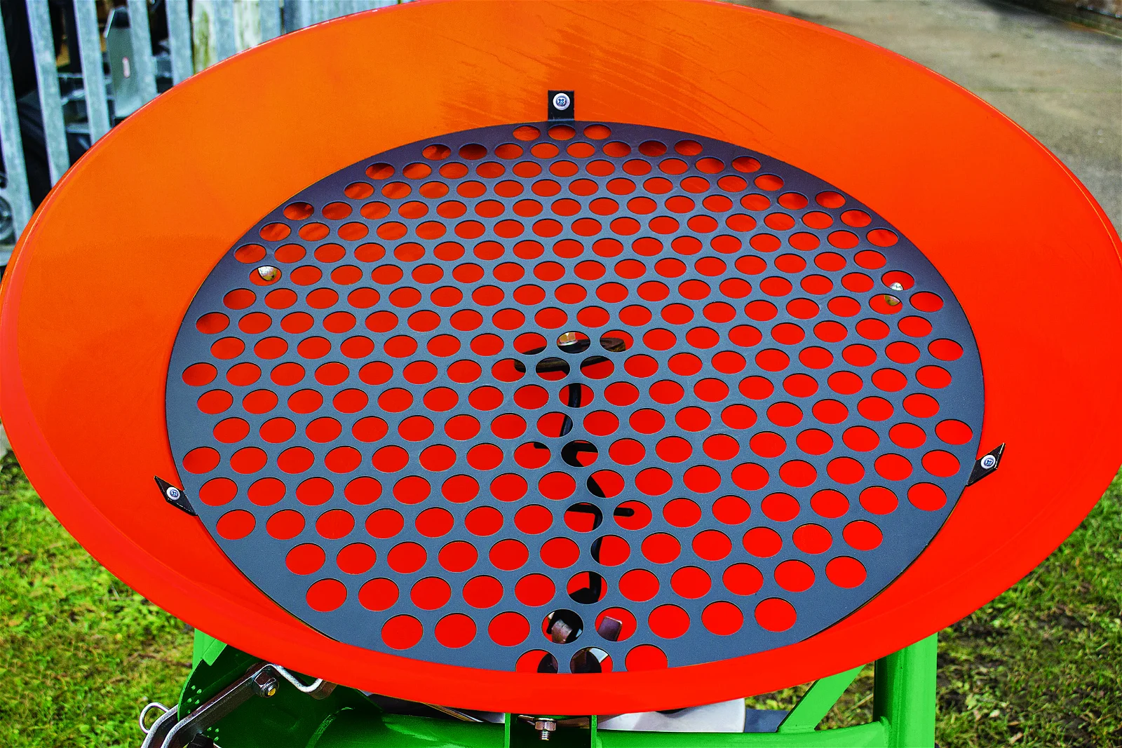 Wessex Mounted Fertiliser Spreaders | Fs-360-P | Middlewich Machinery Wessex mounted fertiliser spreaders | fs-360-p - image 3