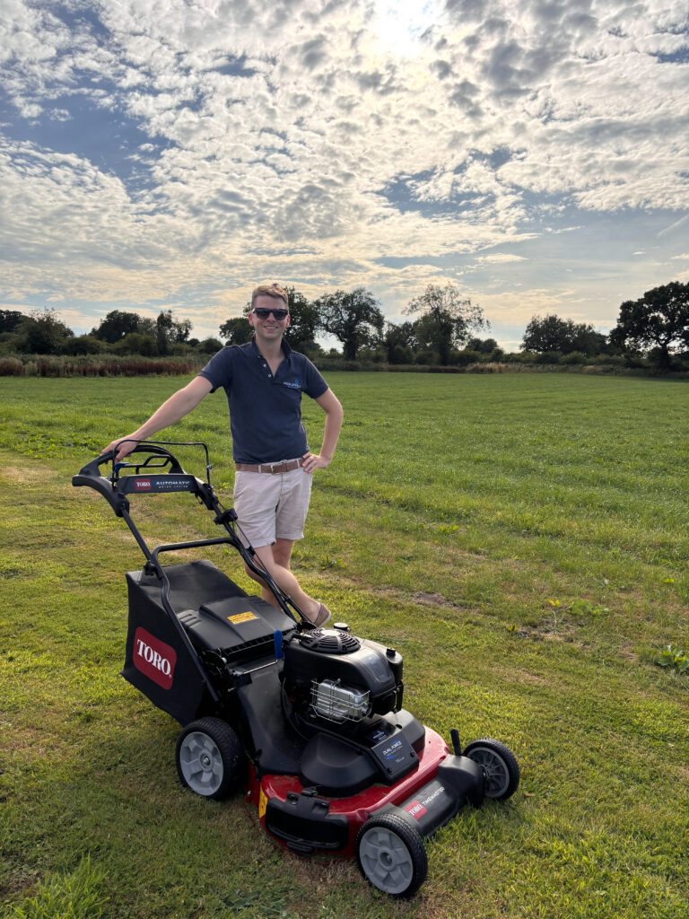 Collection vs mulching: which mowing method is best for your grounds? | middlewich machinery