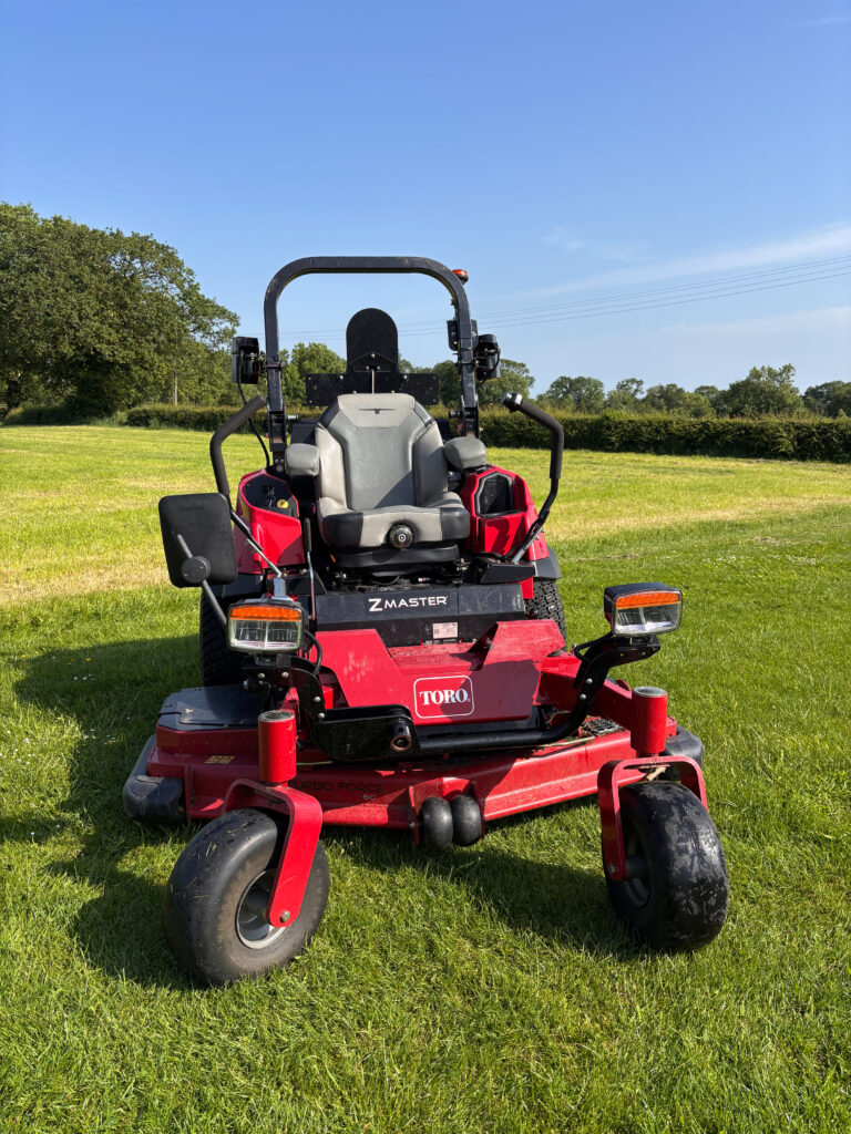 Collection vs mulching: which mowing method is best for your grounds? | middlewich machinery